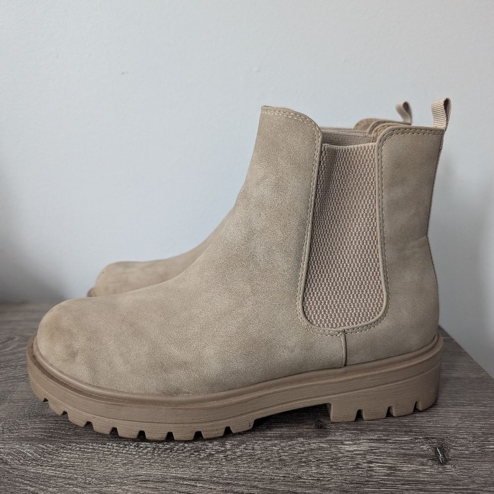 Unr8ted Women's Suede Boots‎